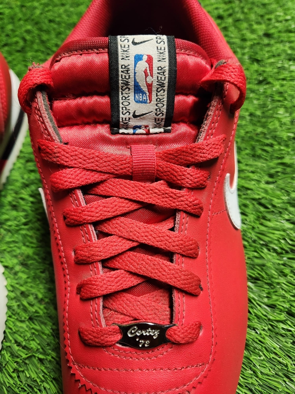 Nike Cortez NBA SE Red White Black Running Shoes Rare CI1047-600 Mens Size 10 - Picture 7 of 11